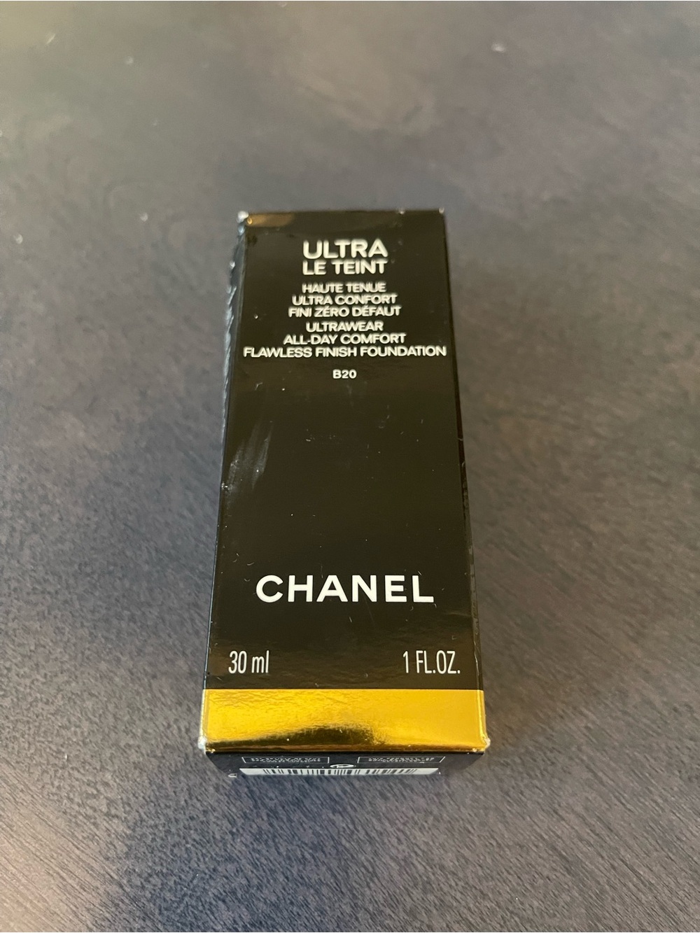 CHANEL Ultra Le Teint Foundation B20